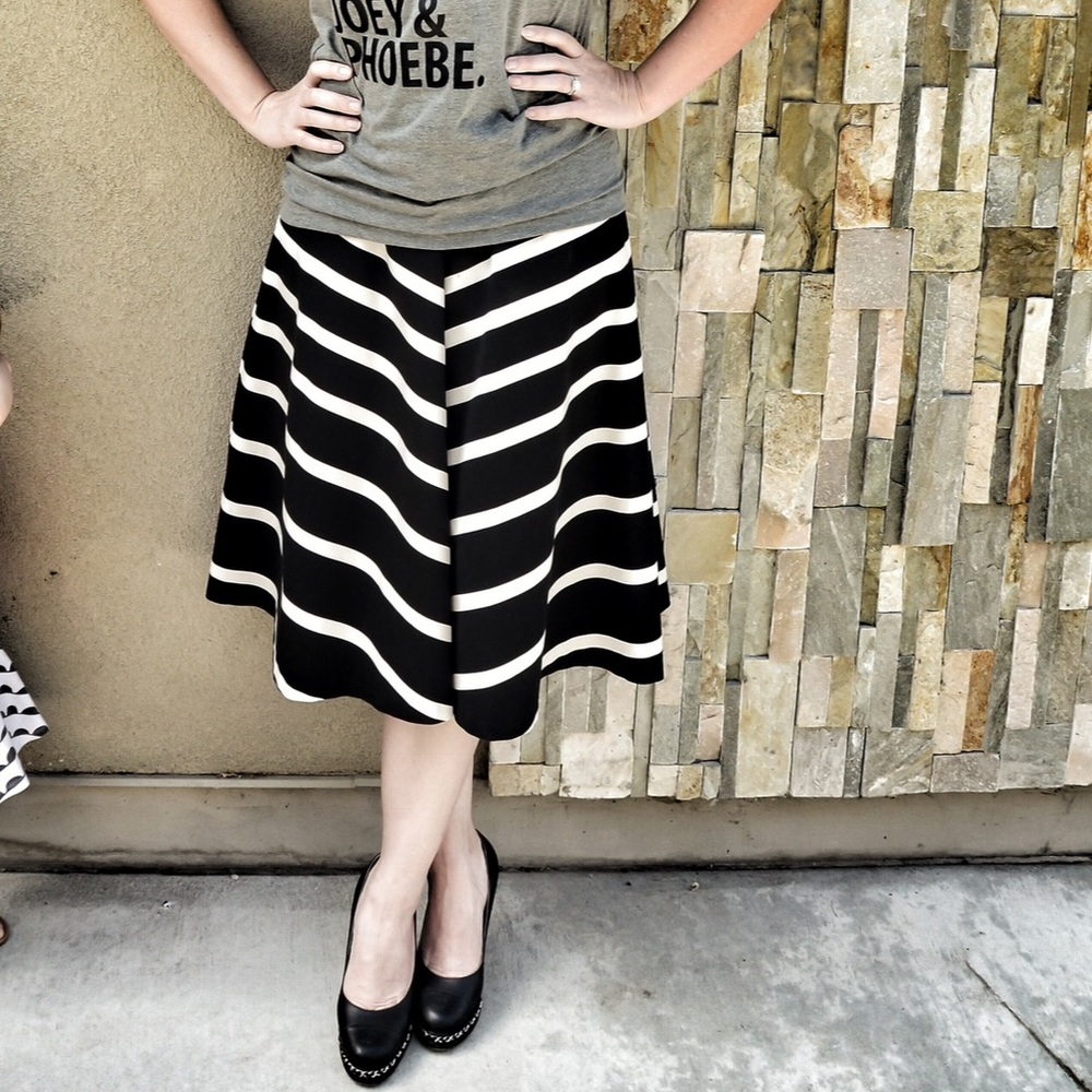 BANANA REPUBLIC A—Line Striped Skirt